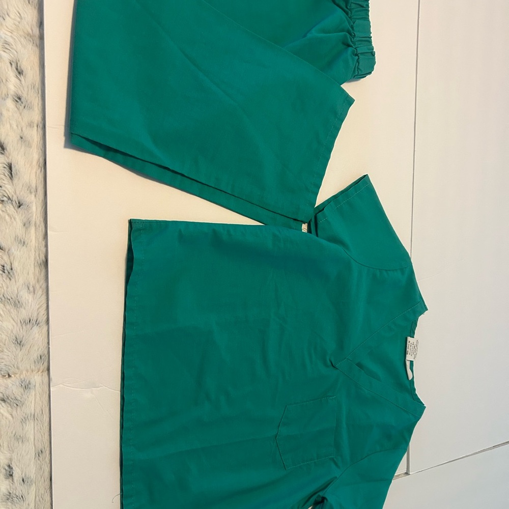 Landau Green Seasonal Costume Vibrant Knit